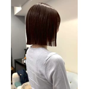 艶髪 外ハネ 切りっぱなしボブ オリーブグレージュ 髪質改善