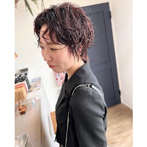 ラベンダーカラーショートパーマスタイル