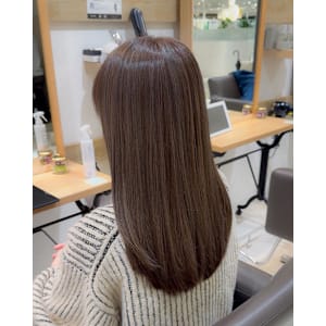 白髪ぼかし細めハイライト30代40代50代セミディ - Mira by KENJE【ミラバイケンジ】掲載中