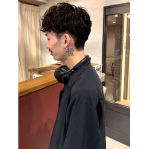 ツイストスパイラルパーマ 刈り上げ  波巻きパーマ 20代