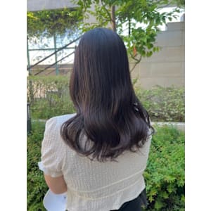 韓国風スタイル　レイヤーカット　オージュアトリートメント