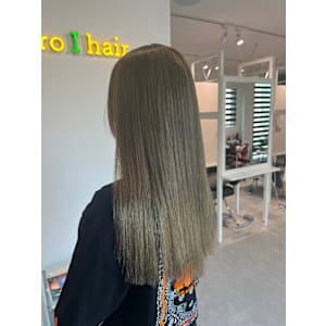 オリーブベージュ