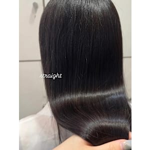 カット×艶髪酸性ストレート◎高橋美穂