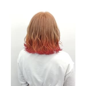 オレンジと赤の裾カラー！