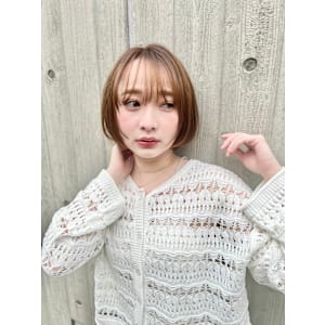 艶髪ショートウルフ小顔効果抜群顔まわりカット透明感グレージュ