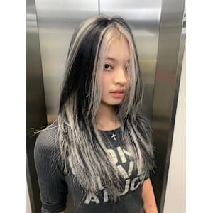 セクションカラー　デザインカラー　ハイトーン　原宿/表参道