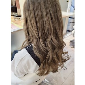 【'BEBE(ベベ)／札幌市・大通・狸小路】カラー - 'BEBE【ベベ】掲載中