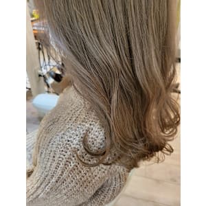 【'BEBE(ベベ)／札幌市・大通・狸小路】カラー