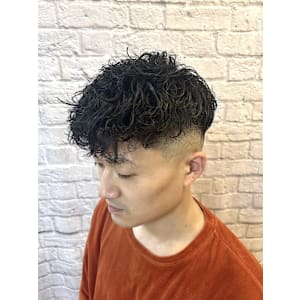 大人ミドルフェード×スペインカール【新宿/理容室/バーバー】