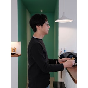 メガネにも合わせれるメンズセンターパートショート