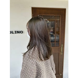 オリーブベージュ