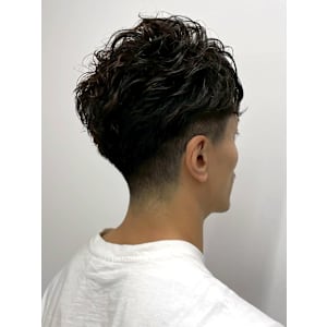 ニュアンスパーマ 刈り上げショート カジュアル 20代