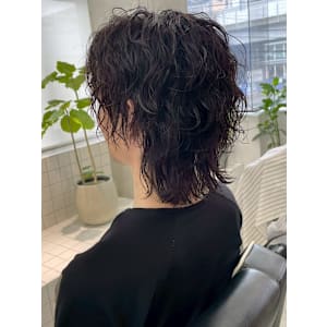 ミディアムウルフ メンズパーマ 束感 スパイラルパーマ