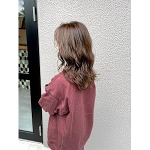 グレージュカラー×ロングウェーブ（白髪染め可）