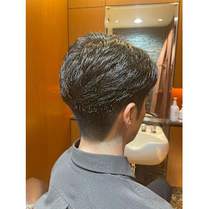 ドライだけでまとまるツーブロ<理容室>