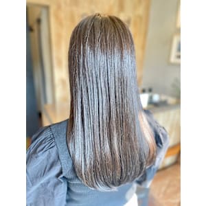 美髪・頭皮メンテナンスケアサロンRe:care×スタイル
