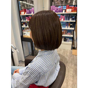 ☆似合わせカット☆艶のあるブラウン×オトナ可愛いボブ