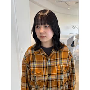 就活カラー黒髪ミディアム