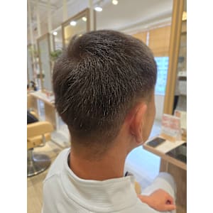 ベリーショートスタイル　アッシュカラー