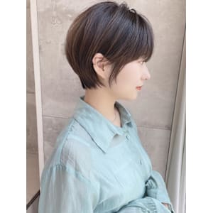 ショートボブ髪型30代40代50代前髪あり前髪無し面長丸顔