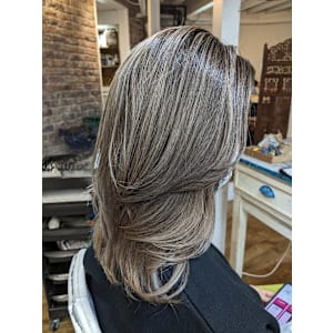 ハイライトバレイヤージュ　グレージュ