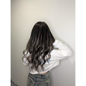 黒✕シルバー王道ギャルSTYLE - Bulansis Hair【ブランシス ヘアー】掲載中