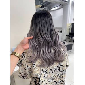 シルバーグラデーション - siesta by amble luxe 池袋【シエスタ バイ アンブルリュクス】【シエスタ バイ アンブルリュクス】掲載中