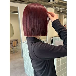 高発色カシスレッド×ミニボブ/札幌駅髪質改善トリートメント