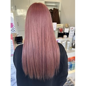 コーラルピンク