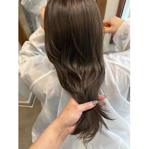 柔らか質感の透明感ブラウンロング - SCALE【スケール】掲載中