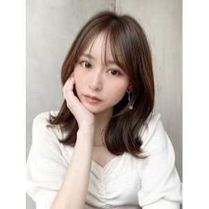 ホワイトグレージュ後れ毛が可愛い顔周りレイヤーミニウルフ - AFLOAT/L 錦糸町【アフロートエル】【アフロートエル キンシチョウ】掲載中