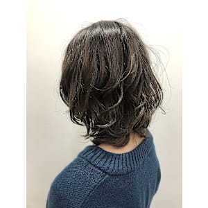 ウルフミディアムパーマ　アッシュベージュ