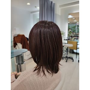 ミディアムレイヤーボブニュアンスグレージュ