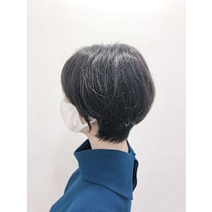 骨格に合わせた大人かわいいショート