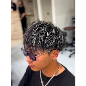 横浜メンズホワイトメッシュショート