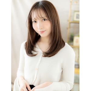 うぶバング小顔ワンカールストレートレイヤー　くすみベージュ