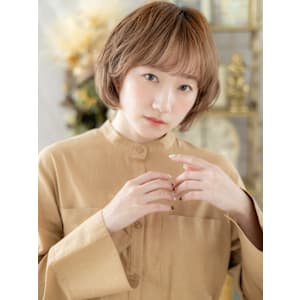 マッシュパーマ前下がりショートウルフカット　くすみベージュ