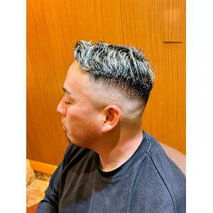 銀座　理容室　スキンフェード　メッシュカラー