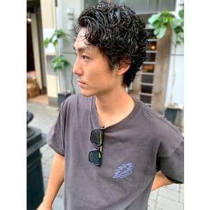 センターパート 波巻きスパイラルパーマ 束感 ミディアム