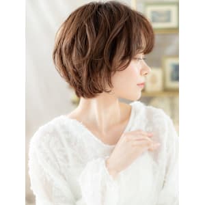 大人可愛いフェザーバング甘めマッシュパーマ　フェザーショート