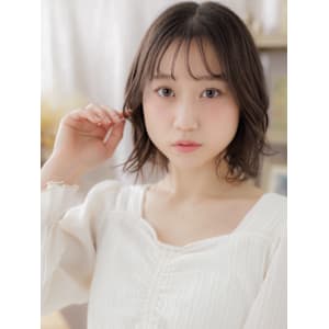 透けバングフェザーパーマゆるふわボブディ　くすみベージュ