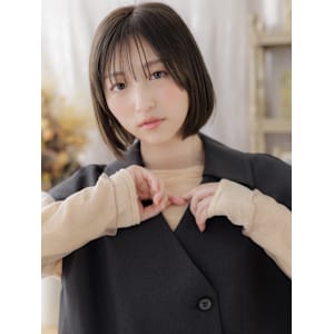 艶髪オリーブアッシュ切りっぱなしミニボブ　くすみベージュ