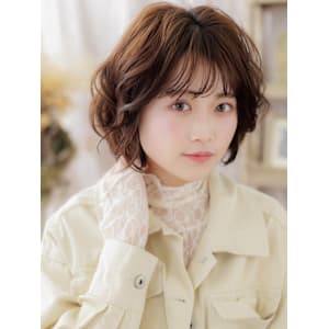 大人ガーリーふわふわボブ小顔デジタルパーマ　フェザーショート