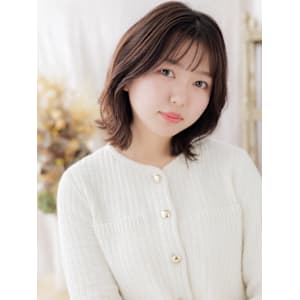 伸ばしかけ立体感ひし形くびレイヤーカット　マロンベージュ