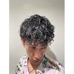 波巻きパーマスタイル