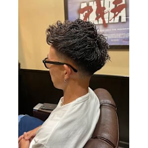 フェード×ジェットモヒカンパーマスタイル