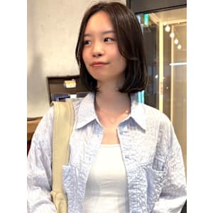 ミデイアムレイヤー 顔周りカット オリーブブラウン 30代 