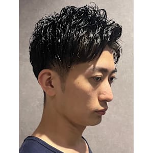 ツーブロックアップバングスタイル