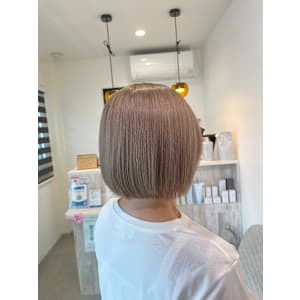 ベージュカラー