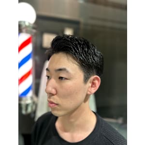 ビジネスショートヘア